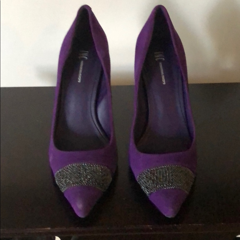 Shoes - Picture 2 of 3